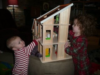 It\'s a dollhouse!
