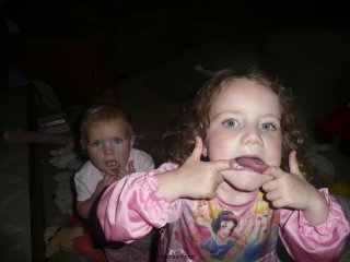 LiliBee can make silly faces, too.