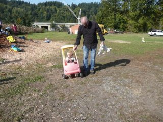 Pas and LiliBee take to the road.